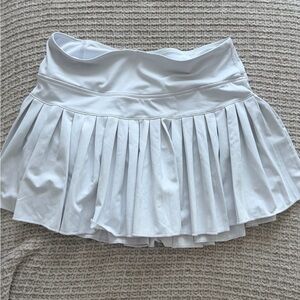 Goldsheen White Pleated Skater Skirt with Sport Waistband (worn once)